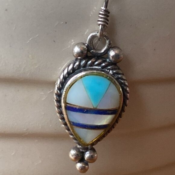 Vintage  Zuni  earrings - Picture 2 of 4